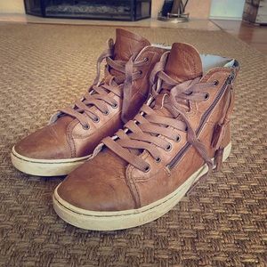UGG Blaney Sneakers